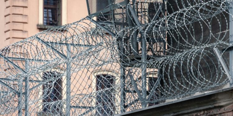 Meurtre du policier Éric Masson : l'accusé Ilias Akoudad avoue le crime