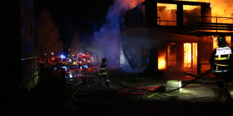 Violent incendie Gers Montréal du Gers