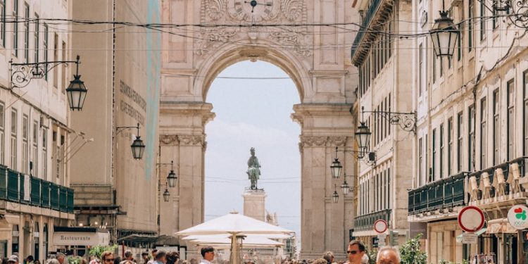 Elections législatives: le Portugal vire à droite
