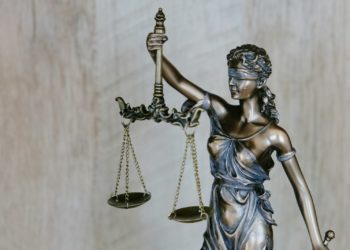 Un homme jugé à Marseille pour avoir montré ses fesses