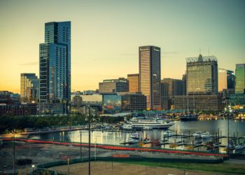 Vidéo - spectaculaire effondrement d’un pont percuté par un bateau aux Etats Unis