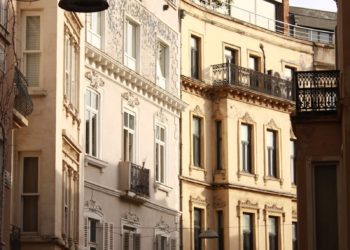 Baisse des taux immobiliers : faut-il acheter maintenant