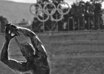 La cérémonie d’ouverture des JO Paris 2024 pourrait se faire au Trocadéro ou au Stade de France annonce Macron