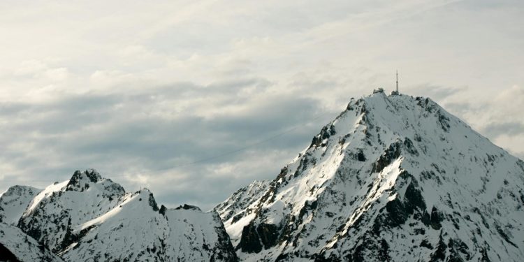 Pic du Midi de Bigorre in Pyrenees Neige et orages pour accueillir Macron et Xi Yinping à la Mongie Tourmalet
