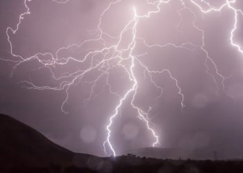 Grêle, vents violents, cumuls de pluie, à quoi s'attendre avec le passage de violents orages