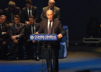 Séisme politique chez les Républicains : Eric Ciotti pour un accord avec le RN de Le Pen