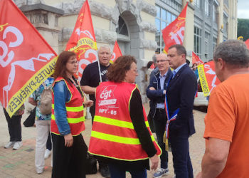 Ils s'opposent à la fermeture de la Poste du Pradeau à Tarbes