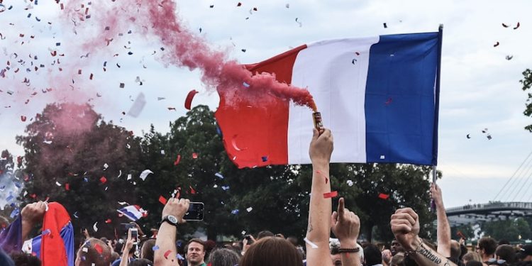Mbappé "contre les extrêmes" Quatennes, Noah, Perec, derniers dépôts de candidatures en préfectures