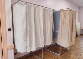 Législatives - syndicats et partis appellent au retrait de Mournet et Sempastous