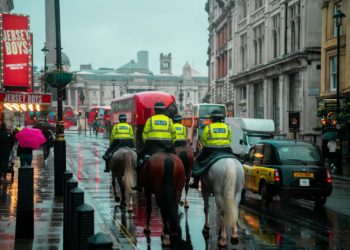Pourquoi les actes racistes d’extrême droite au Royaume Uni préoccupent