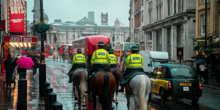 Pourquoi les actes racistes d’extrême droite au Royaume Uni préoccupent