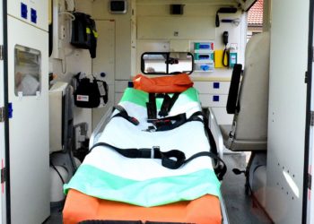 Le conducteur d'un scooter perd la vie en percutant une barrière de sécurité