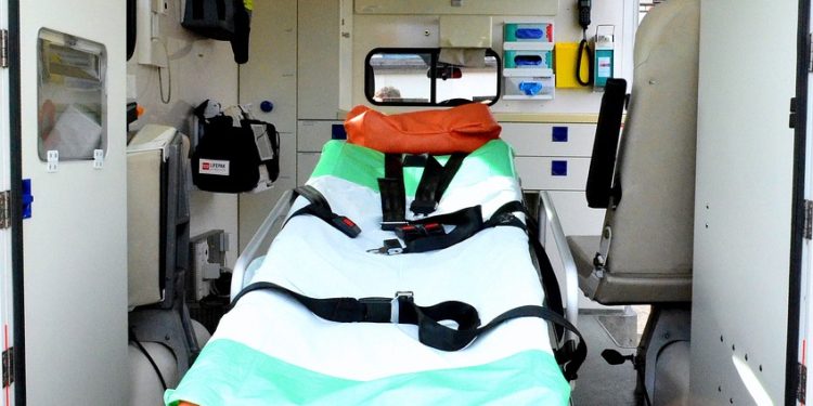 Le conducteur d'un scooter perd la vie en percutant une barrière de sécurité