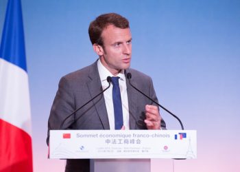 Impasse, blocage, démission, la presse tacle Emmanuel Macron