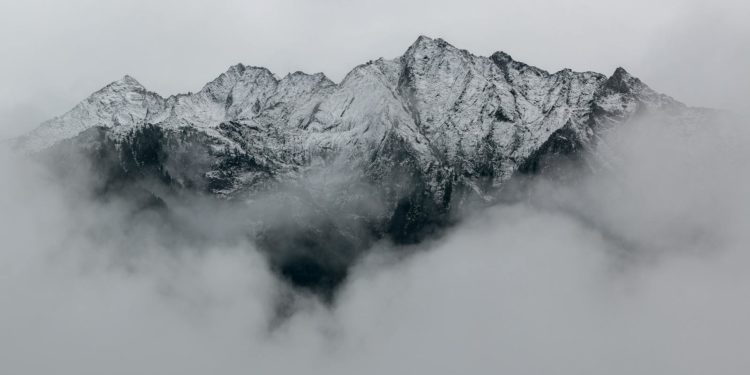 Première neige de l'année sur le Pic du Midi