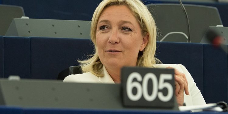 C'est quoi l'affaire des assistants parlementaires qui implique Le Pen et Bardella