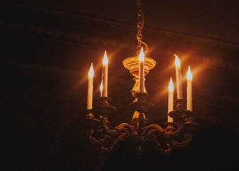 Versailles, la foule réunie aux obsèques de Philippine