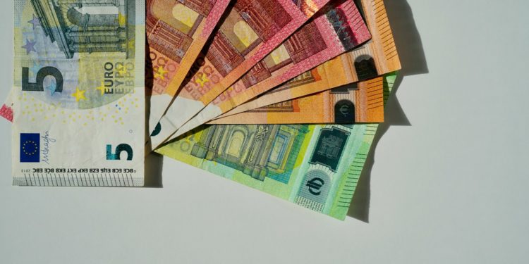 Flat tax, impôt sur le revenu, IFI: ces impôts qui pourraient augmenter !