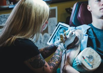 Le tatouage en droit du travail : ce qu'il faut savoir