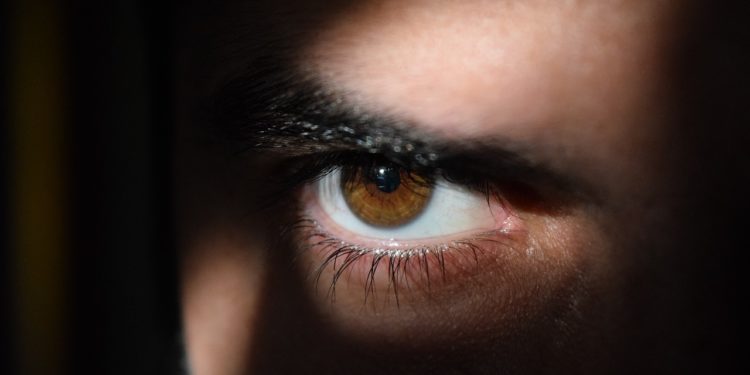 Un policier de la DGSI jugé pour avoir vendu des fichiers