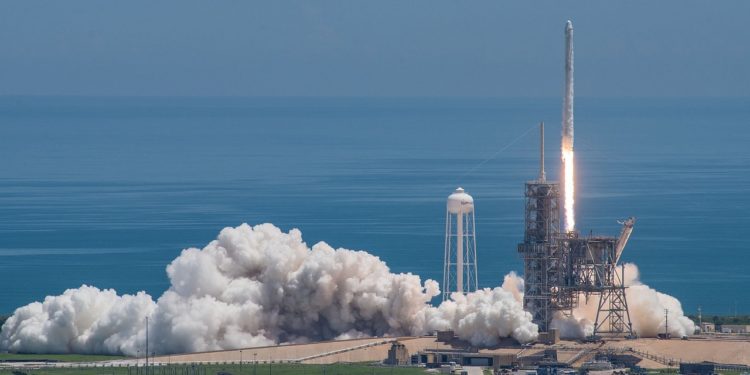 SpaceX récupère le premier étage de sa fusée
