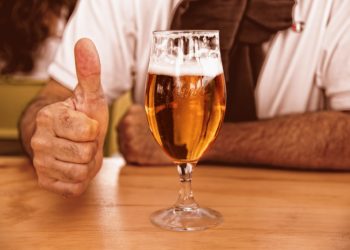 Pourquoi appelle-t-on "demi " une bière qui ne fait qu’un quart de litre ?