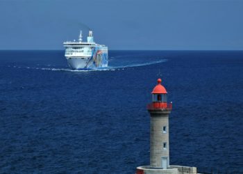 Ports et aéroports de Corse à l'arrêt