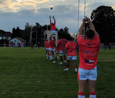 Rugby Nationale, Tarbes renoue avec la victoire mais reste dans la zone rouge du classement