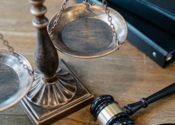 Stéphane Plaza jugé pour violences conjugales, ce qu'il risque