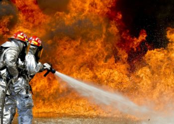 à Los Angeles et Hollywood, des "incendies monstrueux"