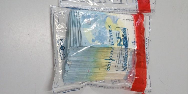 Ils se réfugient dans un cimetière pour tenter d’échapper aux gendarmes