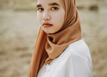 Port du voile dans le sport : Bayrou convoque ses ministres, Darmanin prêt à quitter le gouvernement