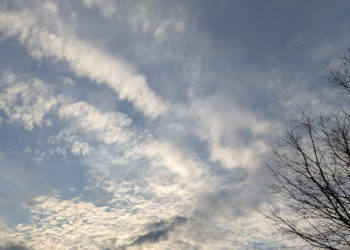 Poussières désertiques dans le ciel de Tarbes : qualité de l'air dégradée dans les Hautes Pyrénées