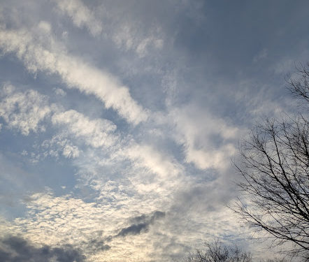 Poussières désertiques dans le ciel de Tarbes : qualité de l'air dégradée dans les Hautes Pyrénées