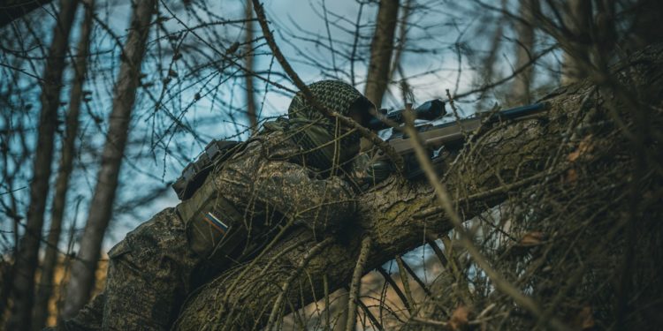 Guerre en Ukraine : des frappes russes font au moins quatre morts et 35 blessés