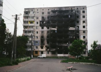 Guerre Russe en Ukraine : "un frémissement diplomatique éclipsé par l'escalade des combats"