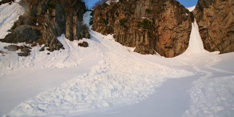 Risque élevé d'avalanches en montagne, les Haute Pyrénées en alerte