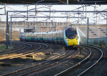 Alstom annonce 1000 embauches "pour augmenter la capacité de production"