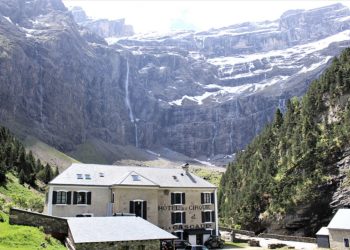 Le refuge de la Brèche de Roland ré ouvre mais son accès reste (très) périlleux