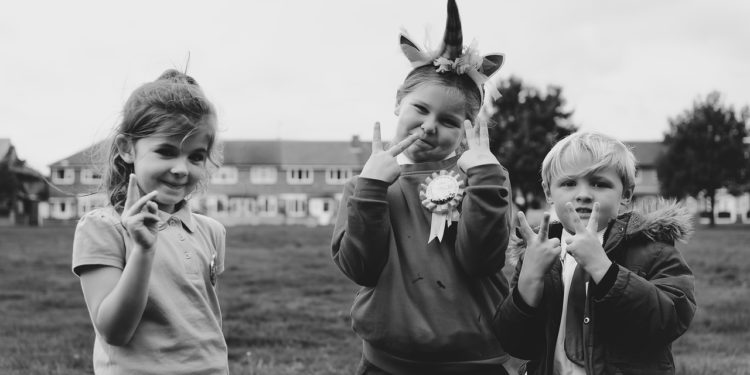 Le bien-être des enfants s’est détérioré, mais 3 pays résistent mieux