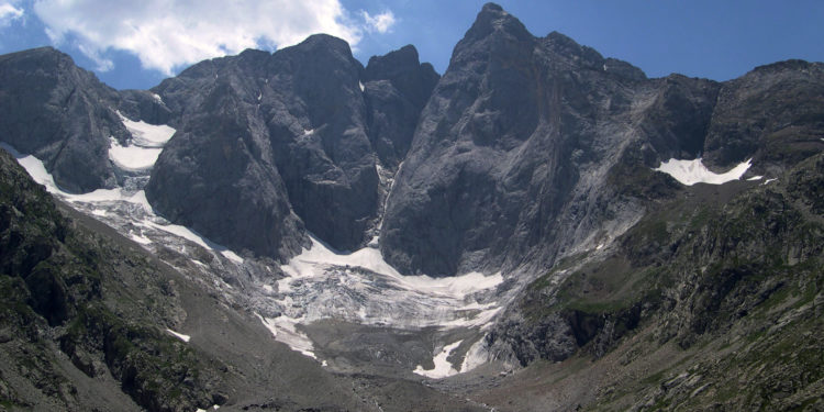Pourquoi le refuge des Oulettes de Gaube, face au Vignemale est fermé