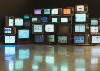 Que regarder ce mercredi 28 mai 2025. Si la journée pourra être consacrée à Roland Garros, sur France Télévision, le choix est vaste en soirée avec des séries, des films ou des documentaires.