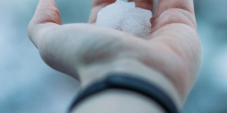 Orage supercellulaire sur les Landes avec d'énormes grêlons