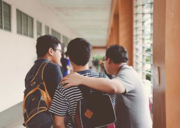 college surveillante tuée minute de silence