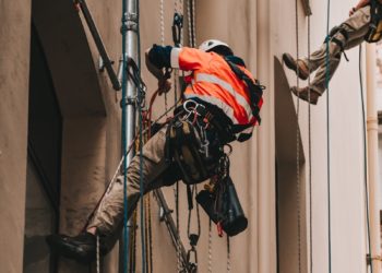 Retraites, Bayrou va recevoir patronat et syndicats