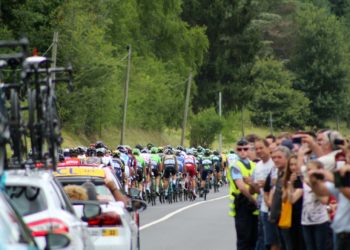Pogacar gagne à Rouen, Van der Poel reste en jaune pour 0 seconde