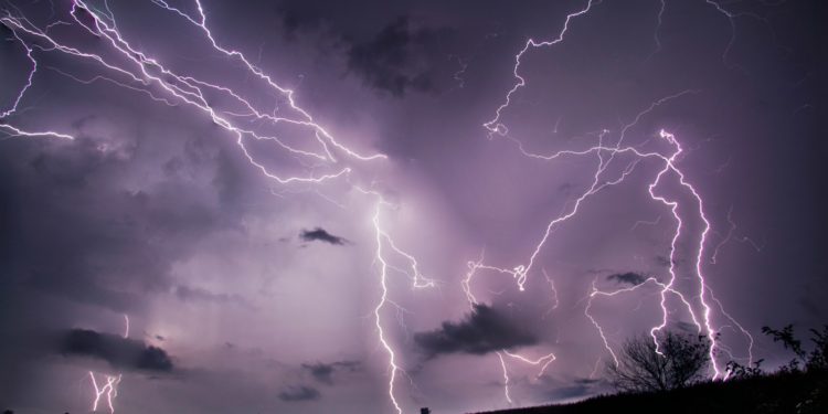Un couple de randonneurs touché par la foudre massif du Néouvielle