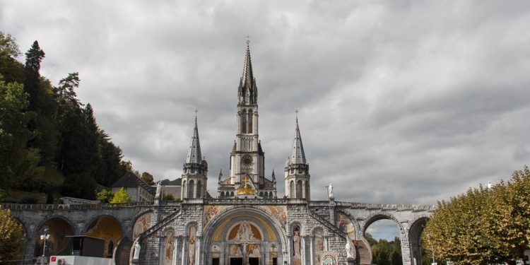 Des drones pour surveiller le pèlerinage du Rosaire à Lourdes