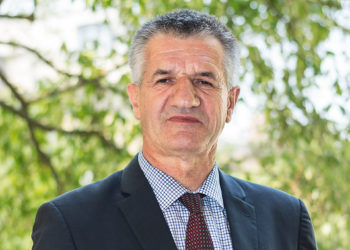 Jean Lassalle réunit plusieurs centaines de personnes à Tarbes