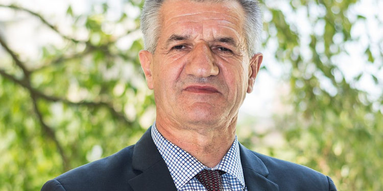 Jean Lassalle réunit plusieurs centaines de personnes à Tarbes